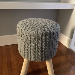Stool/poof