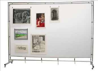 Free standing mesh art displays