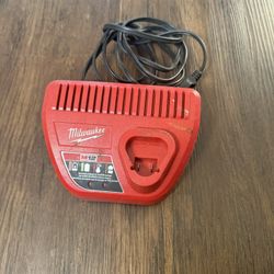 Milwaukee M12 Charger