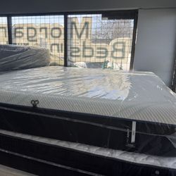 CALIFORNIA KING SIZE TEMPURPEDIC PROADAPT (SOFT) MATTRESS & BOX SPRINGS BED SET