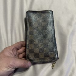 Used Lv Wallets 