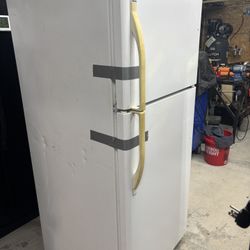 Whirlpool Working Refrigerator