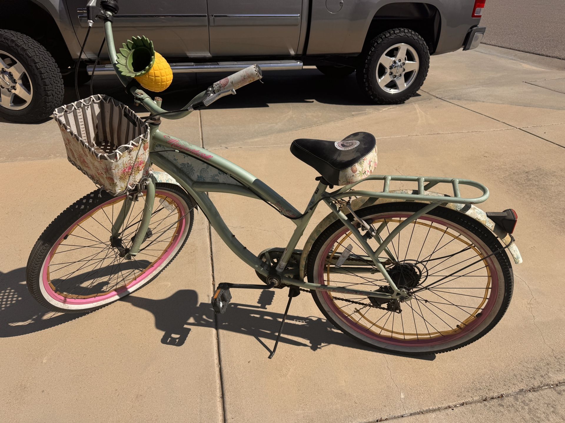 26" Margaritaville Beach cruiser With Car Rack