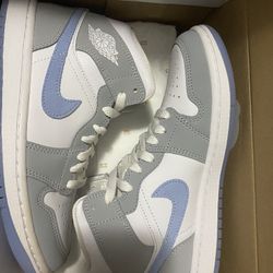 WMNS Air Jordan 1 Mid Size 6