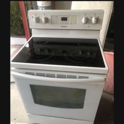 Samsung Electric Range / Electric Stove