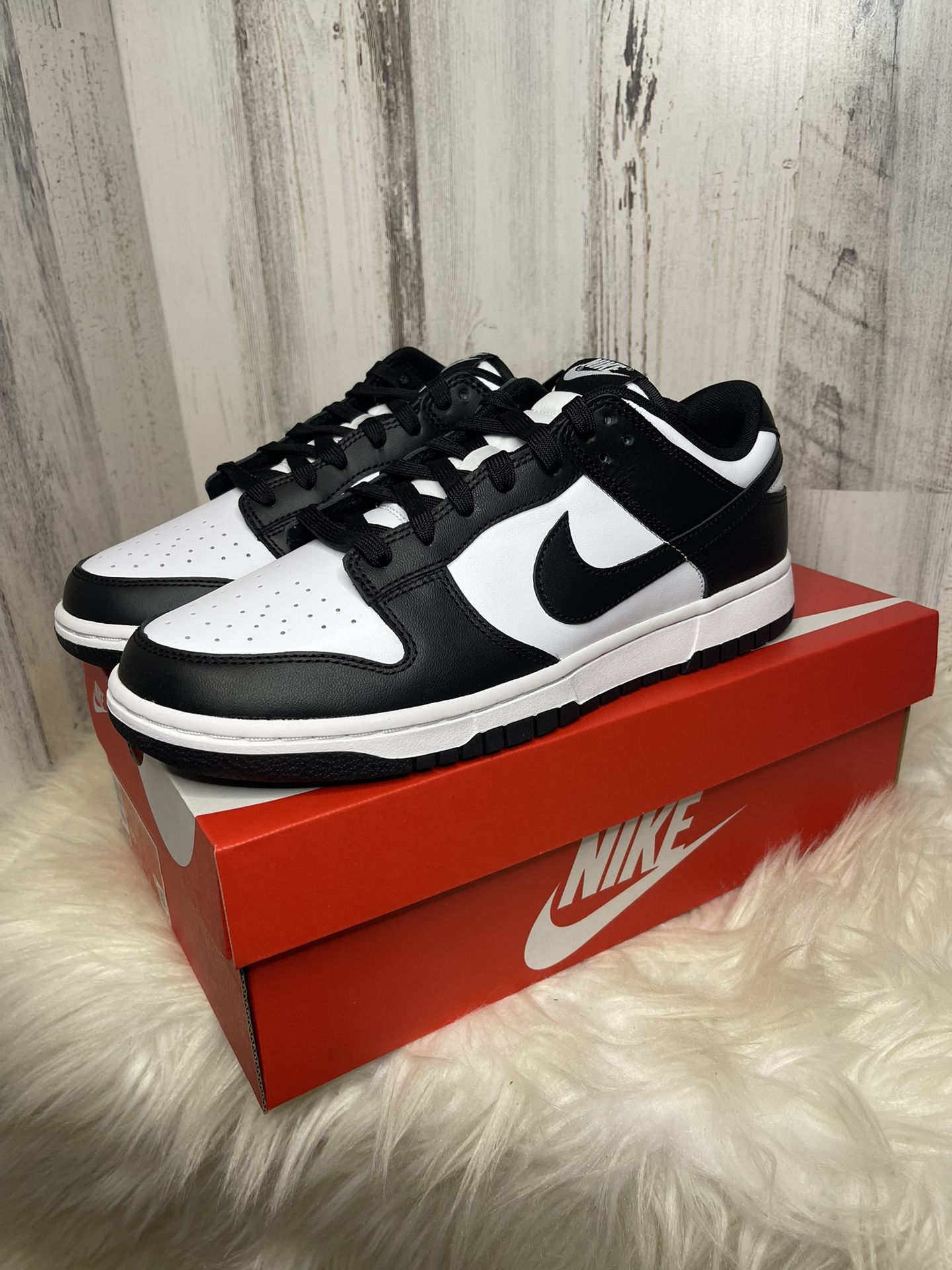 Nike Dunk Low Panda Sneakers