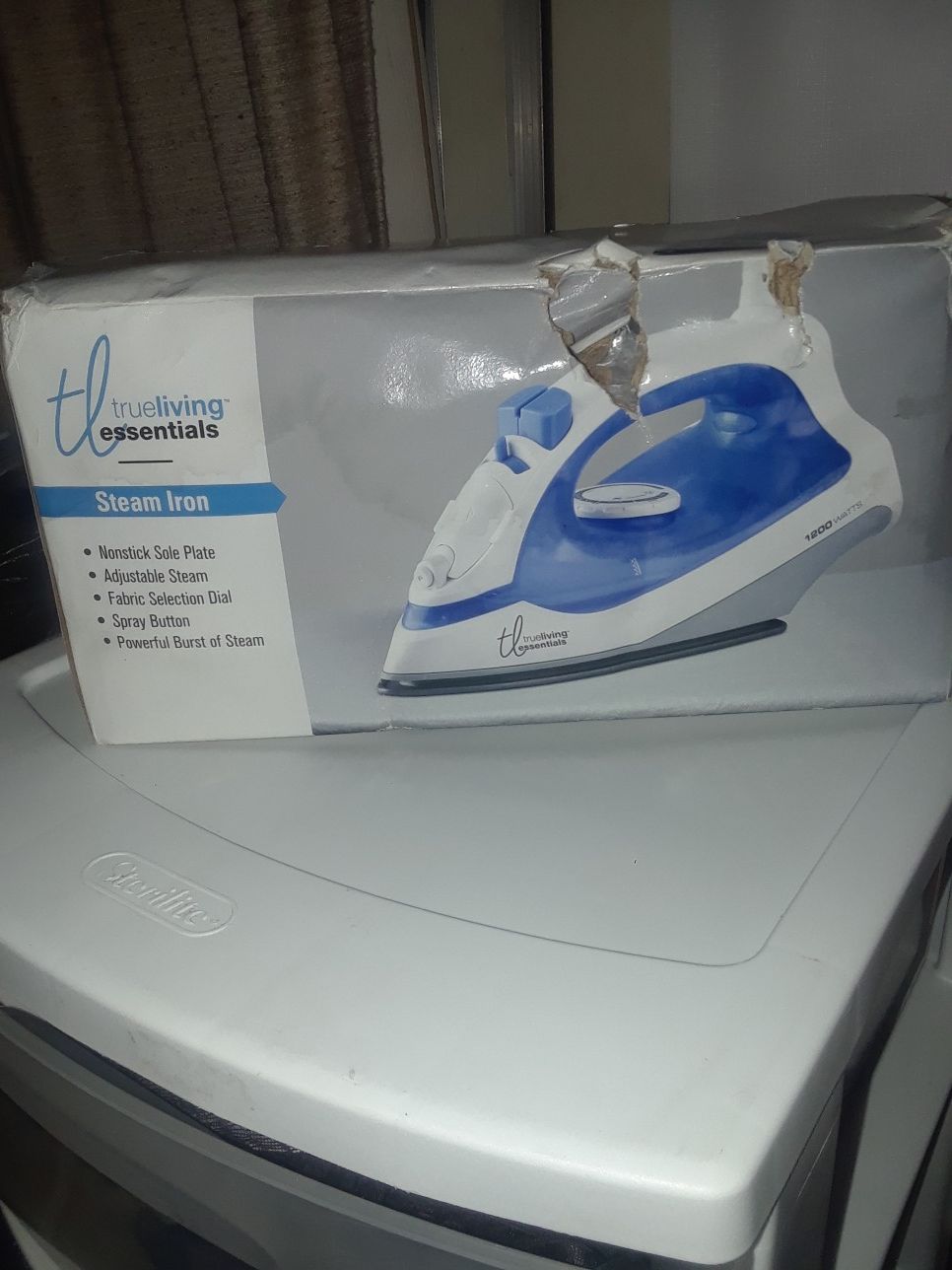 True Living Essentials Steam Iron Brand New!!