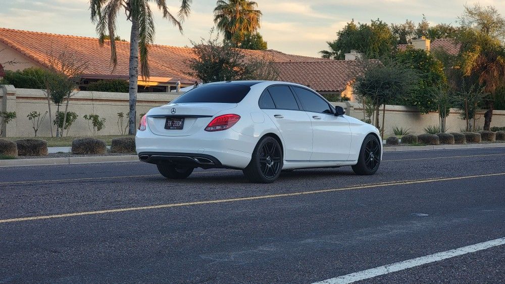 2016 Mercedes-Benz C-Class