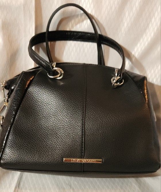 Steve Madden Pretty Black Purse Like New!! No Blemishes!!