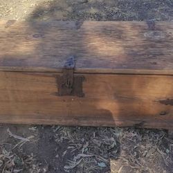 Vintage Wooden Storage Chest Coffee Table with Lift-Up Lid