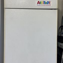 Refrigerator for Sale – Works Great – $75