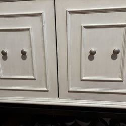 Beautiful Cabinet/tv Stand Must Go!