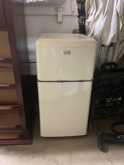 Hanai mini freezer