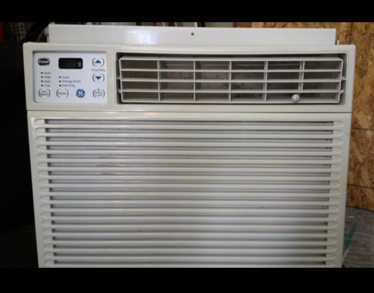 GE AEH12AQW1 - Windowtree Mount Air Conditioner - 12,050 BTU