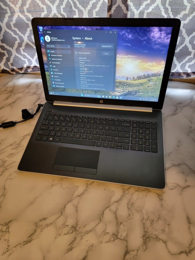 HP Pavilion 15 Laptop 8GB 500GB SSD AMD/w R5 Graphics