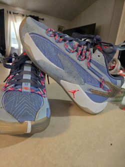 Air Jordan  Size 7