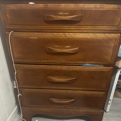 Dresser 