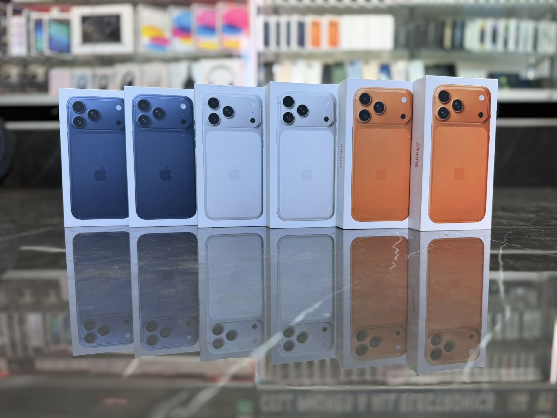 iPhone 17 Pro & iPhone 17 Pro Max ((Take It Home In Payments/ llévatelo a casa en pagos) 