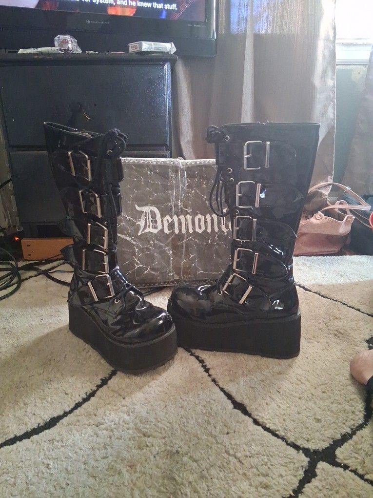 Demonin Boots