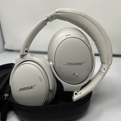 Bose QuietComfort 45 Wireless Bluetooth Noise Cancelling Headphones (Lot 1)