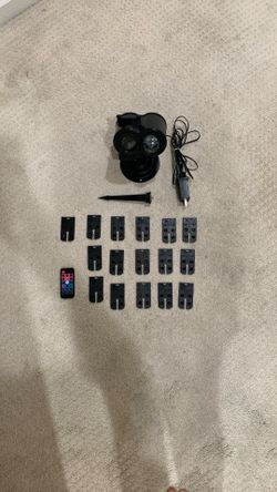$50 New • Outdoor LED Projector Lights • 16 Slide Discs • Remote