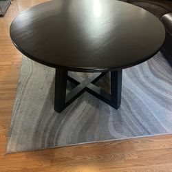 Round Dining Table 