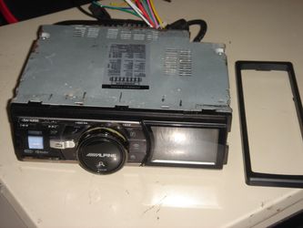 Alpine iDA-X200 Digital Media Receiver IPod, USB, BT, AM FM.