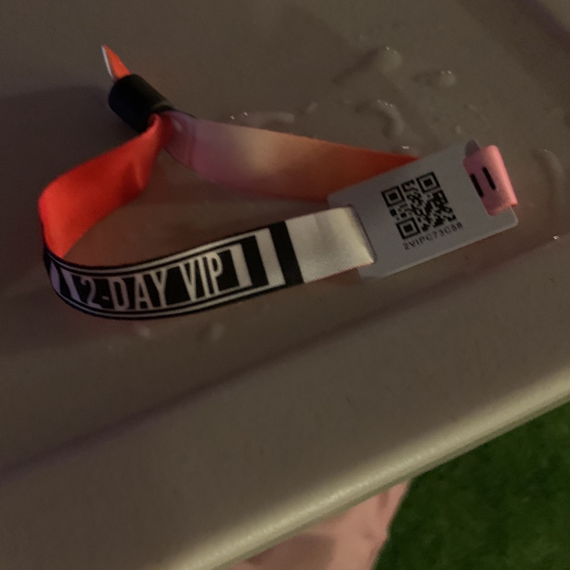 2  Day Vip Bracelet 300 