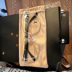 Louis Vuitton Glasses 
