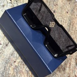 LV Sunglasses 