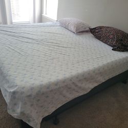 casper california king bed + frame + Foundation