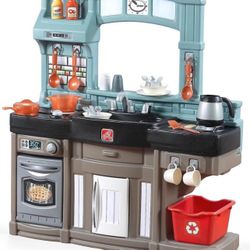 Step2 Best Chefs Kids Kitchen Play Set, Interactive Play with Lights and Sounds, Toddlers 2-5 Years