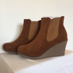 New women's Wedge heel boots 3inches heel size 8 Q2
