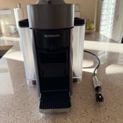 De'Longhi Nespresso Veturo  Latte, Espresso Coffee Machine