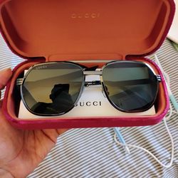Brand New Gucci sunglasses