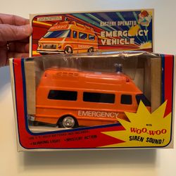 TOY Battery Operated EMERGENCY VEHICLE w/Woo Woo Siren Sound