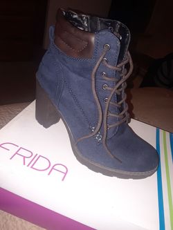 Heel boots size 7