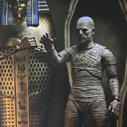 Neca The Mummy Accessory Set 
