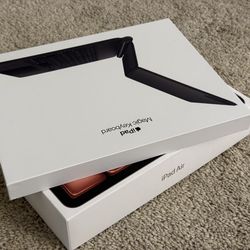 iPad Air M2 11-inch, 256GB, Wi-Fi (Starlight) + Apple Magic Keyboard (Black)