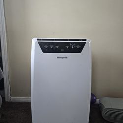 14,000 BTU Portable Air Conditioner Cools Up to 700 Sq.Ft, Auto-Evaporation Low Noise Portable AC Unit with Remote Control Fits for Large Room, Office