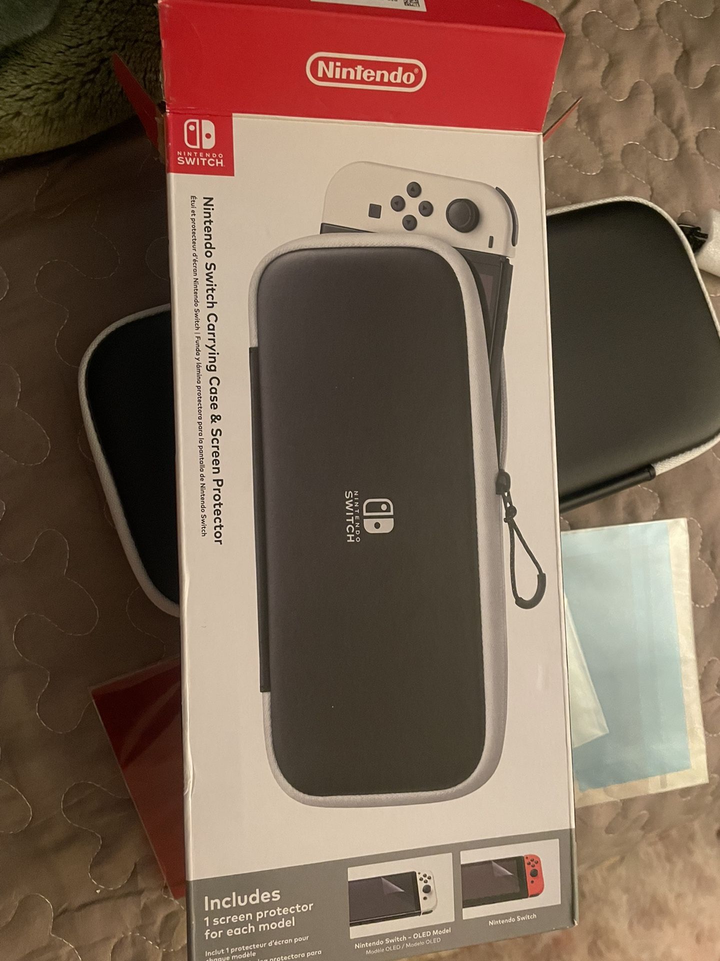 Nintendo Switch Carrying Case & Screen Protector