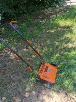 13 in. 12 Amp Corded Scarifier Electric Lawn Dethatcher w/40L Collection Bag Orange