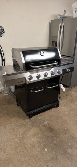 Nexgrill Gourmet Pro 5 plus 1 burner on side