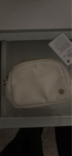 Lululemon pouch