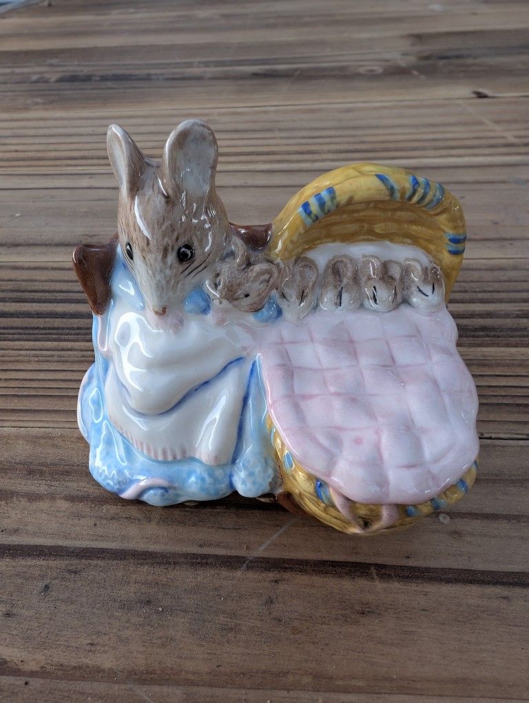 Royal Albert Beatrix Potter "Hunka Munka" 1989 Momma And 5 Babies
