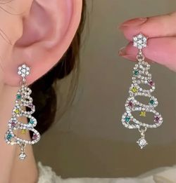 Swarovski Crystal Christmas Tree Earrings - Stamped 925