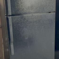 GE Refrigerator 