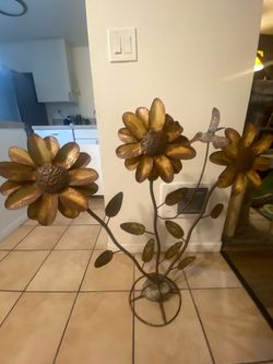 Metal garden art