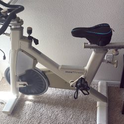 Myx Fitness Cycle Bike with screen 