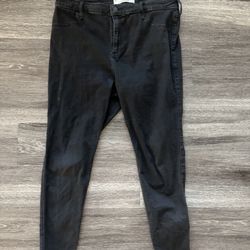 Hollister Women’s Black Jeans Curvy High Rise Jean Legging Size 34x28